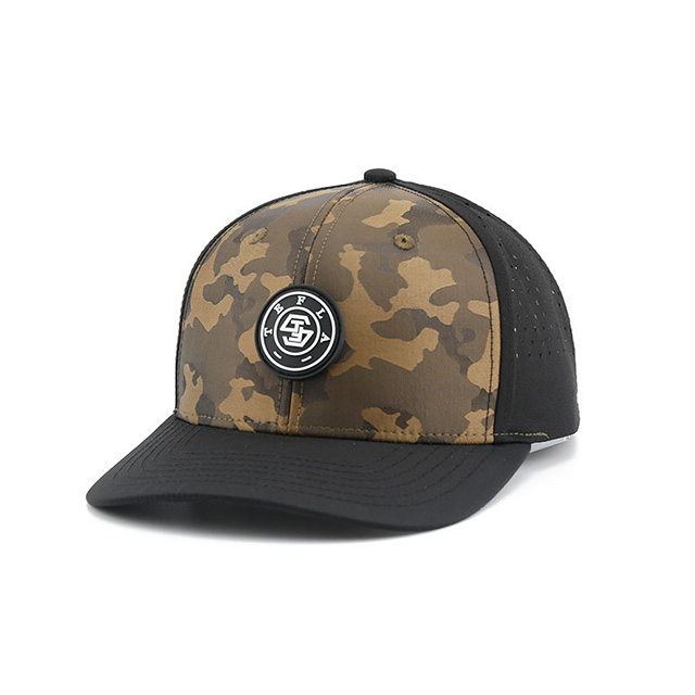 Großhandel mit Camouflage-Trucker-Hysteresenhut und Gummiabzeichen