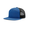 Hochwertige Snapback-Trucker-Kappe aus Baumwolle und Polyester in blauer Farbe mit sieben Einsätzen und flachem Visier. Snapback-Mesh-Kappe