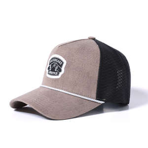 Leichte Trucker-M&uuml;tze mit 5 Panels und individuell gesticktem Logo 