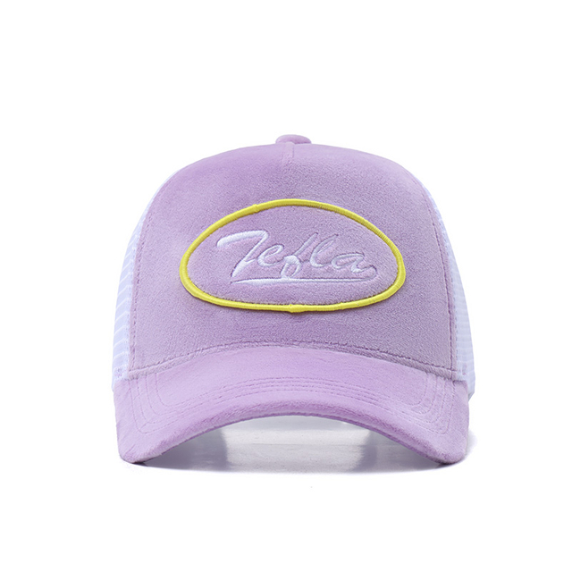 Werten Sie Ihre Kopfbedeckungskollektion mit unserem 5-Panel-Trucker-Hut aus Wildleder auf